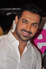 John Abraham launches special issue of People magazine in F Bar, Mumbai on 28th Nov 2012 (23).JPG